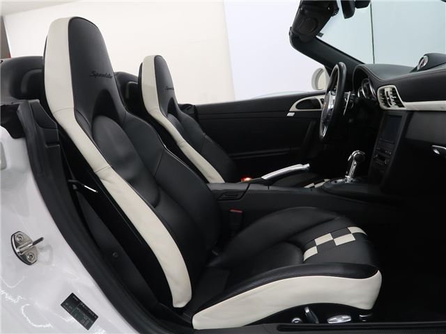 2011 Porsche 911 — миниатюра 15