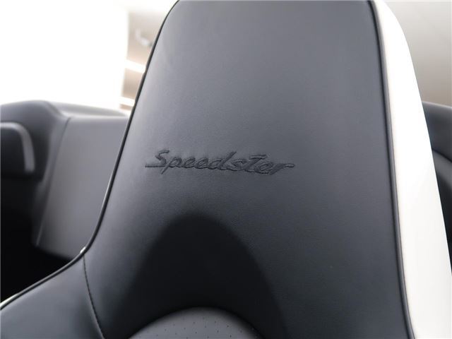 2011 Porsche 911 — миниатюра 16