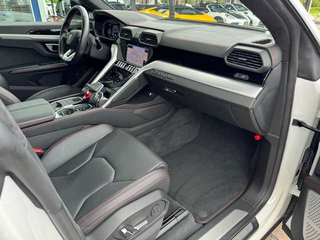 2018 Lamborghini URUS — миниатюра 27