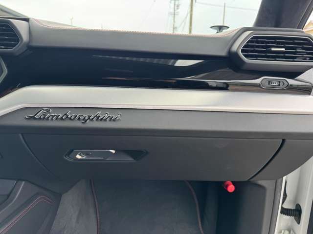 2018 Lamborghini URUS — миниатюра 28