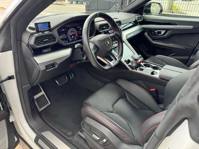 2018 Lamborghini URUS 照片 7