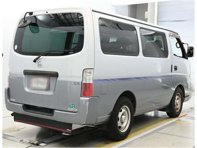 2002 Nissan CARAVAN — фото 3