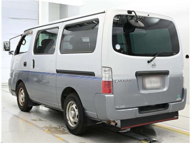 2002 Nissan CARAVAN — фото 4