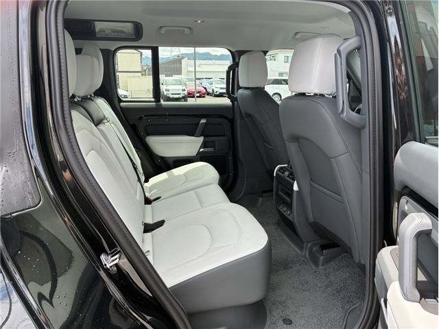 2025 LAND Rover DEFENDER thumbnail 18