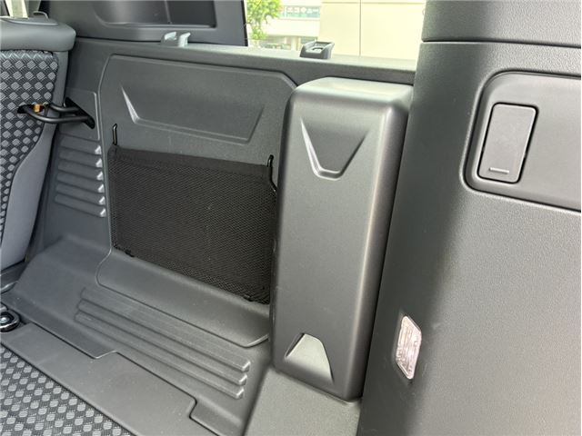 2025 LAND Rover DEFENDER thumbnail 24