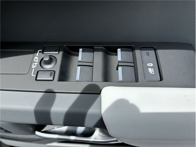 2025 LAND Rover DEFENDER thumbnail 26