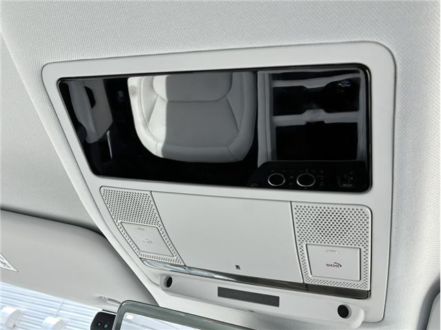 2025 LAND Rover DEFENDER thumbnail 38