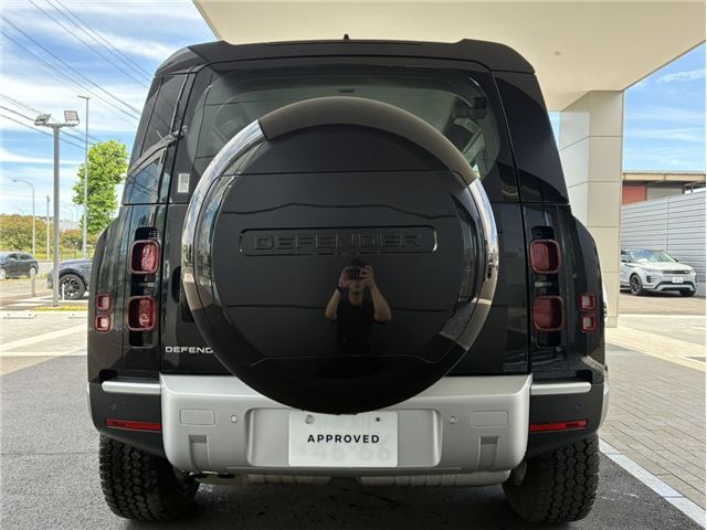 2025 LAND Rover DEFENDER thumbnail 6
