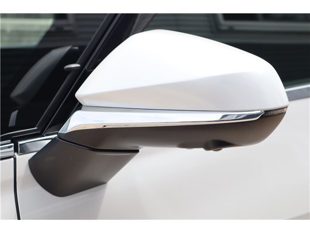 2024 Lexus LM thumbnail 18