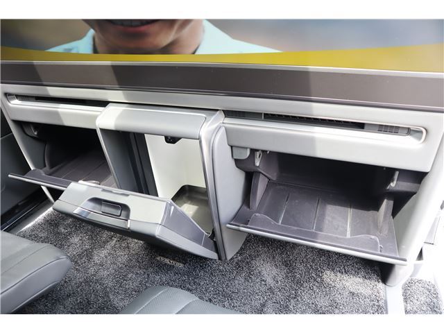 2024 Lexus LM thumbnail 63