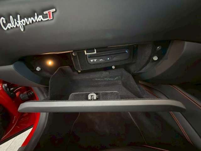 صورة مصغرة 49 لـ 2016 Ferrari CALIFORNIA T