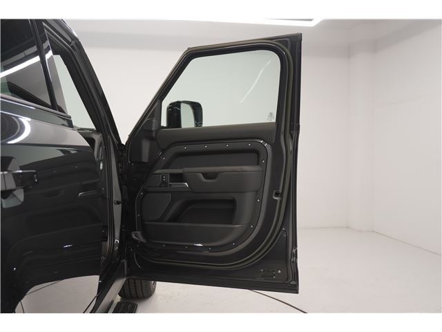 صورة مصغرة 29 لـ 2023 LAND Rover DEFENDER