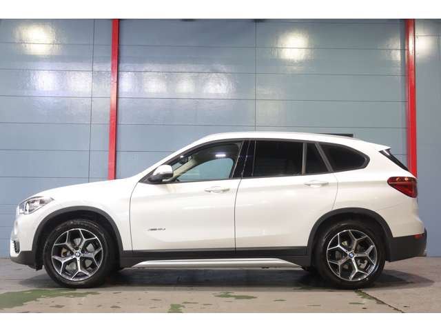 2017 BMW X1 photo 3