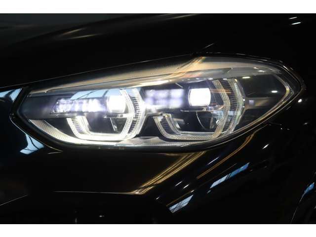 2021 BMW X4 M — миниатюра 24