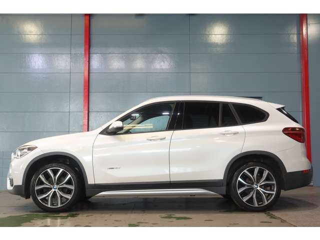 2017 BMW X1 photo 3