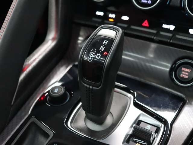 صورة مصغرة 47 لـ 2015 Jaguar F-TYPE