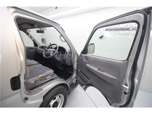 2003 Nissan CARAVAN 缩略图 24