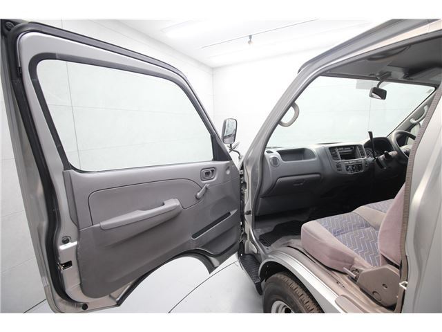 2003 Nissan CARAVAN 缩略图 30