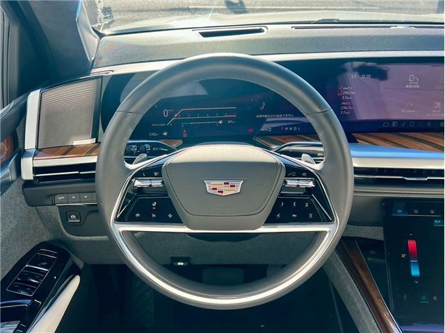 صورة مصغرة 3 لـ 2025 Cadillac ESCALADE