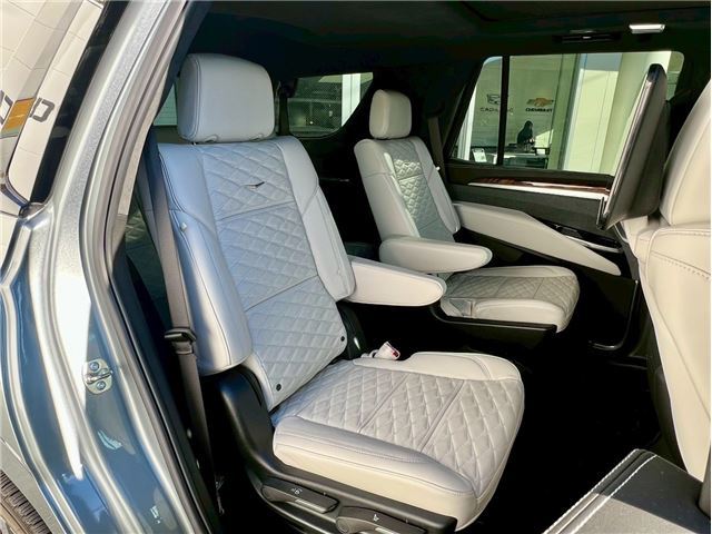 صورة مصغرة 12 لـ 2025 Cadillac ESCALADE