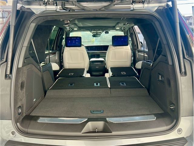 صورة مصغرة 28 لـ 2025 Cadillac ESCALADE