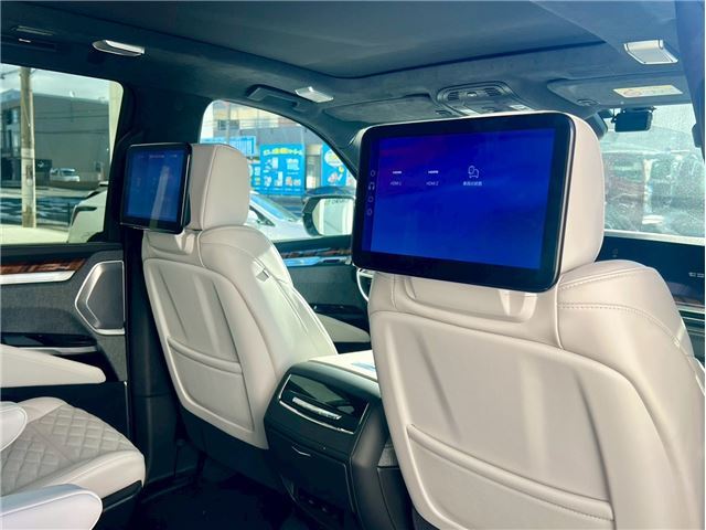صورة مصغرة 29 لـ 2025 Cadillac ESCALADE