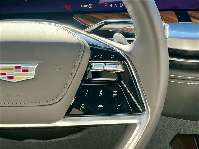 صورة مصغرة 33 لـ 2025 Cadillac ESCALADE