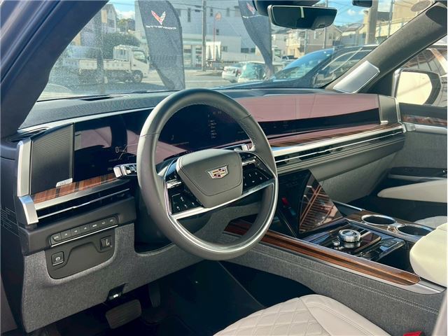 صورة مصغرة 8 لـ 2025 Cadillac ESCALADE