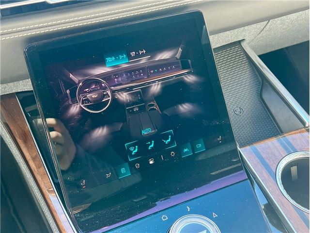 صورة مصغرة 6 لـ 2025 Cadillac ESCALADE