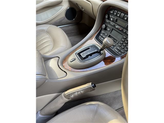 صورة مصغرة 7 لـ 1998 Jaguar XJ