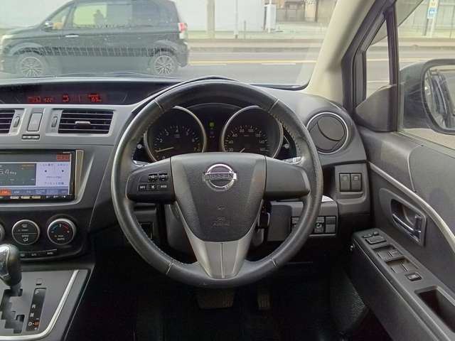 2011 Nissan LAFESTA 照片 2