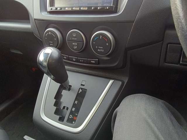 2011 Nissan LAFESTA — миниатюра 11