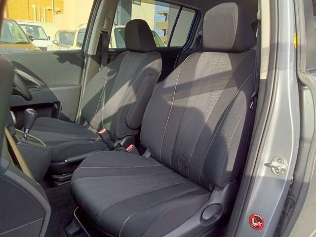 2011 Nissan LAFESTA — миниатюра 18