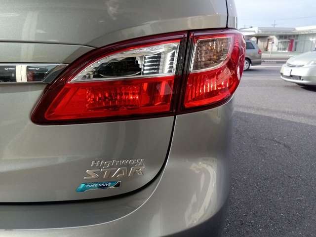 2011 Nissan LAFESTA — миниатюра 40