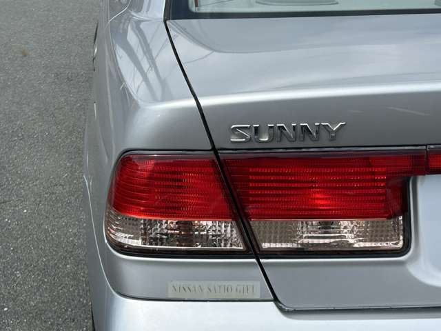 2003 Nissan SUNNY 缩略图 19