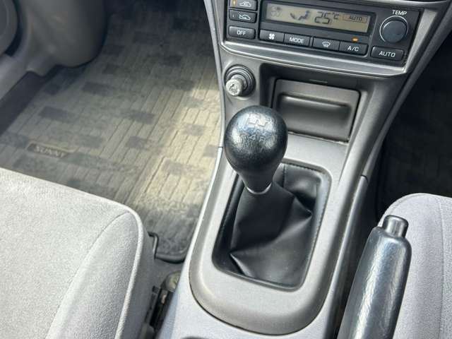 2003 Nissan SUNNY 缩略图 27