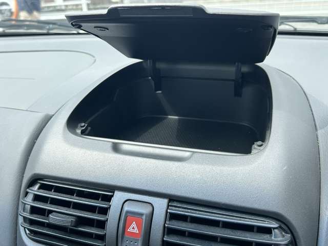 2003 Nissan SUNNY 缩略图 30