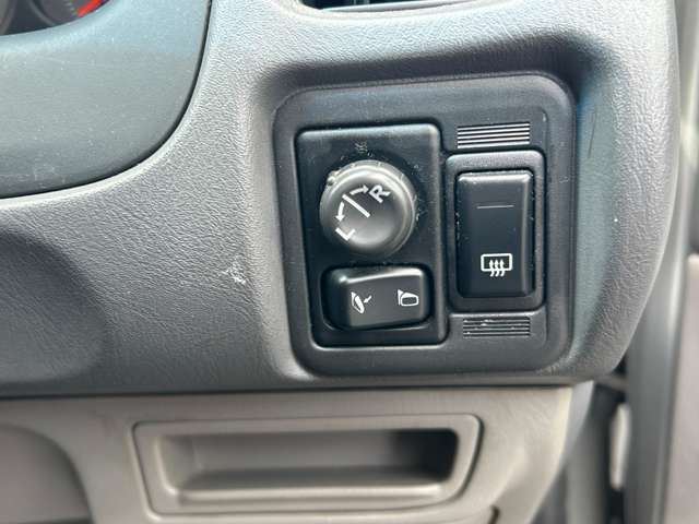 2003 Nissan SUNNY 缩略图 31