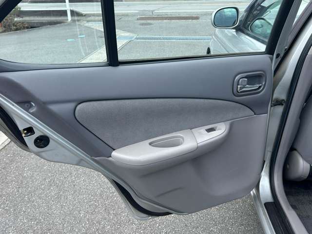 2003 Nissan SUNNY 缩略图 37