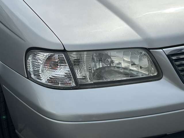 2003 Nissan SUNNY 照片 6