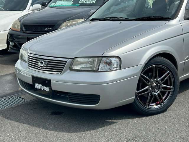 2003 Nissan SUNNY 照片 4
