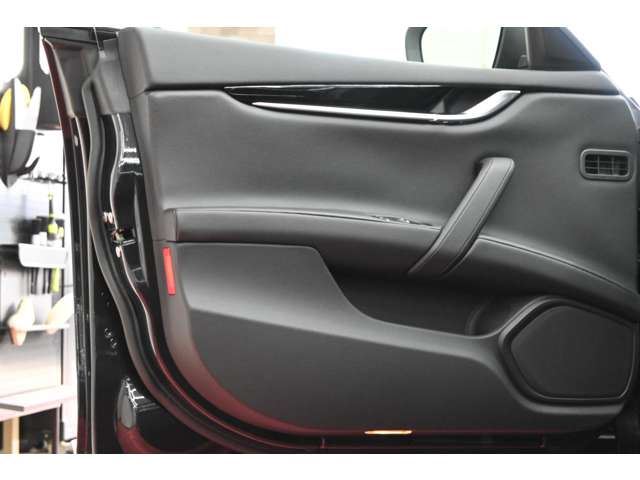 2017 Maserati GHIBLI — миниатюра 24