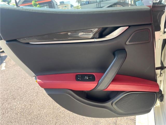 صورة مصغرة 18 لـ 2014 Maserati GHIBLI