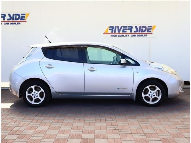 صورة مصغرة 2 لـ 2011 Nissan LEAF