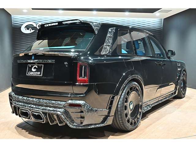 2025 ROLLS-ROYCE BLACK BADGE CULLINAN — миниатюра 2