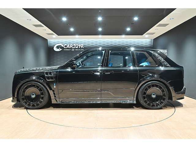 2025 ROLLS-ROYCE BLACK BADGE CULLINAN — миниатюра 11