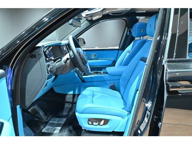 2025 ROLLS-ROYCE BLACK BADGE CULLINAN — миниатюра 22