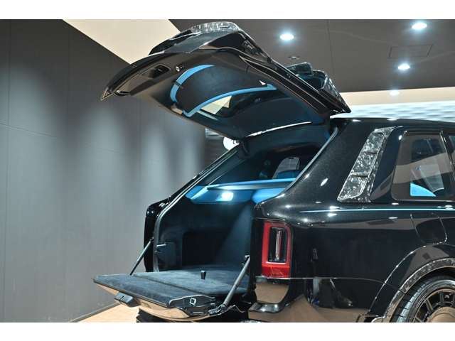 2025 ROLLS-ROYCE BLACK BADGE CULLINAN — миниатюра 26