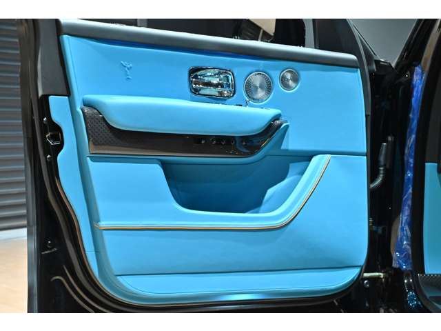 2025 ROLLS-ROYCE BLACK BADGE CULLINAN — миниатюра 58