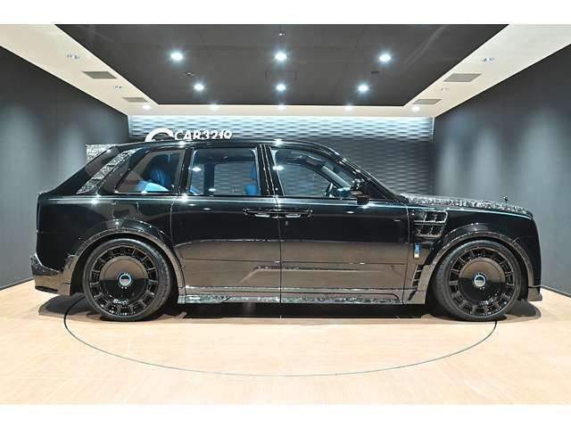 2025 ROLLS-ROYCE BLACK BADGE CULLINAN — миниатюра 10
